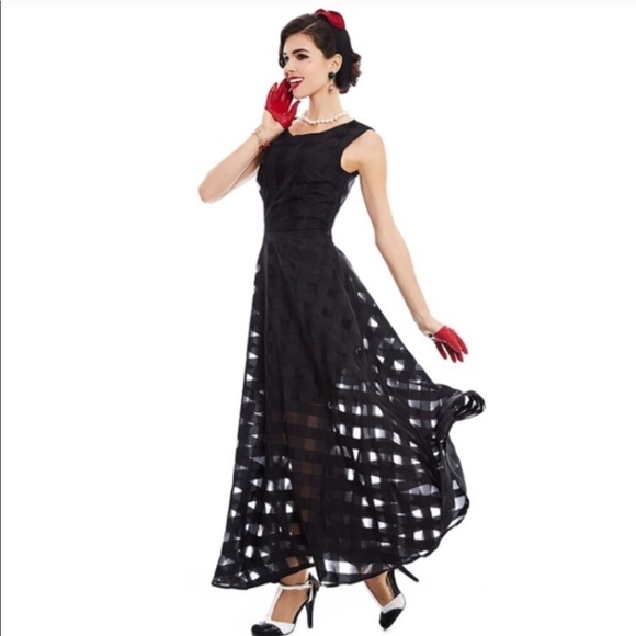 Dresses & Skirts - New with tags checkered sheet knee down long dress